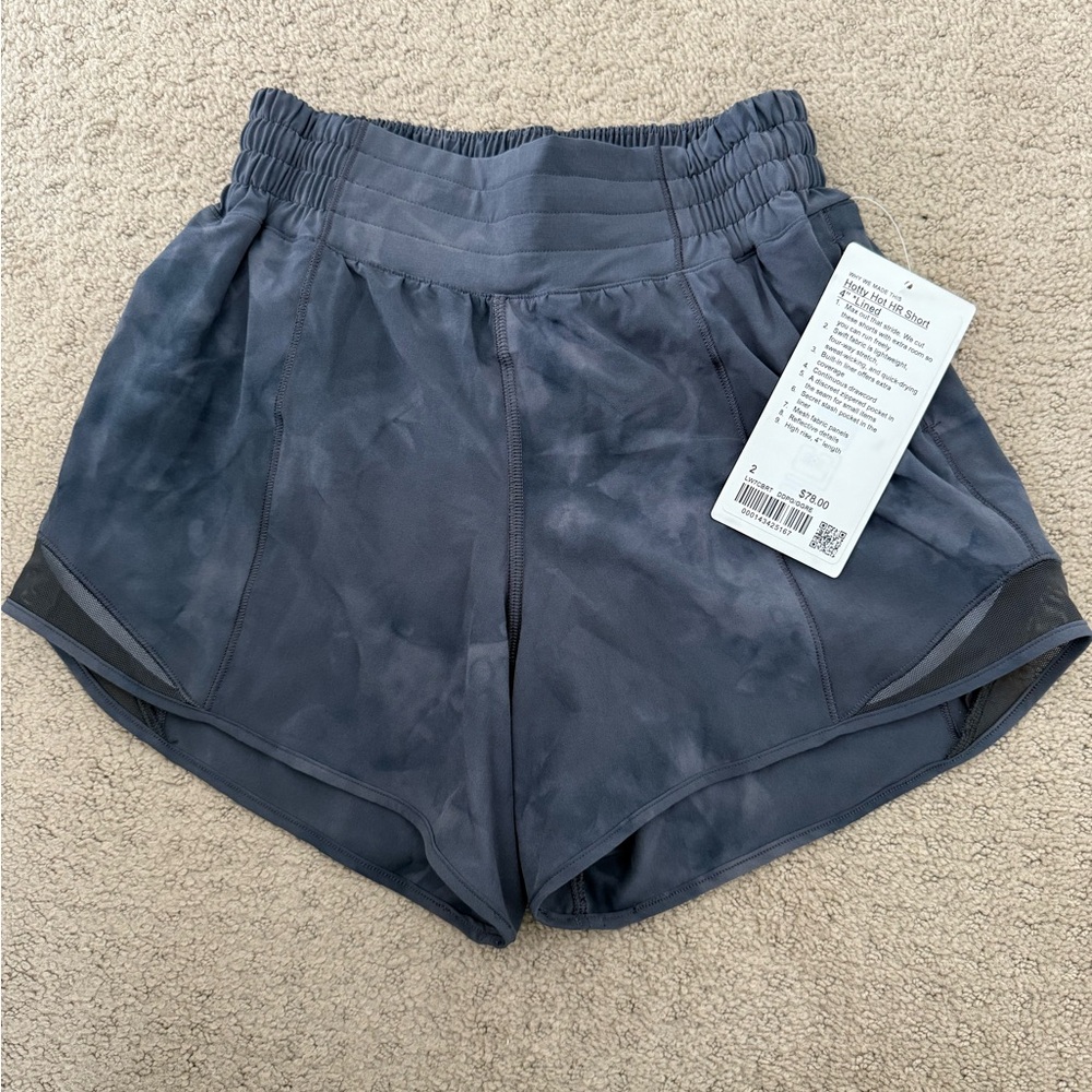 Women's Lululemon Hotty Hot Athletic Shorts 4” lined